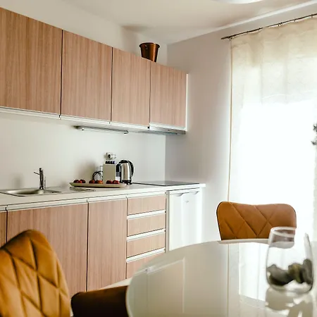 Luxury Zelny Trh 4 *
