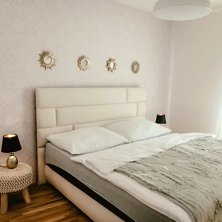 Luxury Zelny Trh 4 Apartment